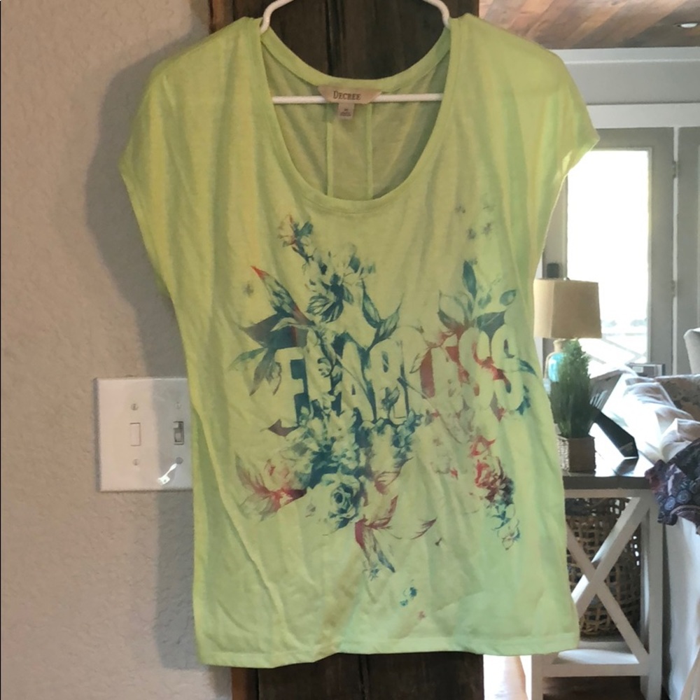 A t-shirt.